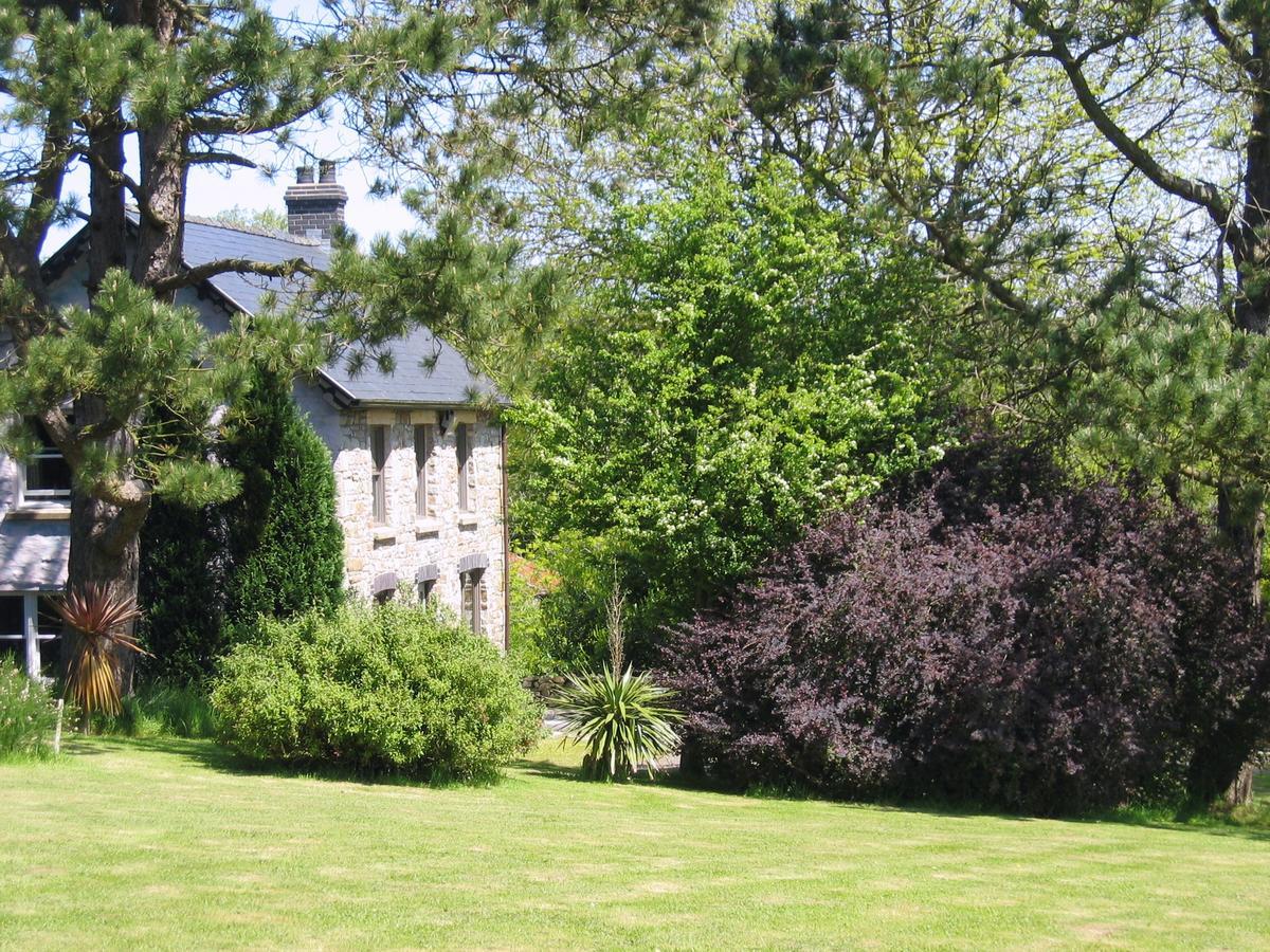 Ffynnon Fendigaid Bed And Breakfast Aberporth Exterior photo