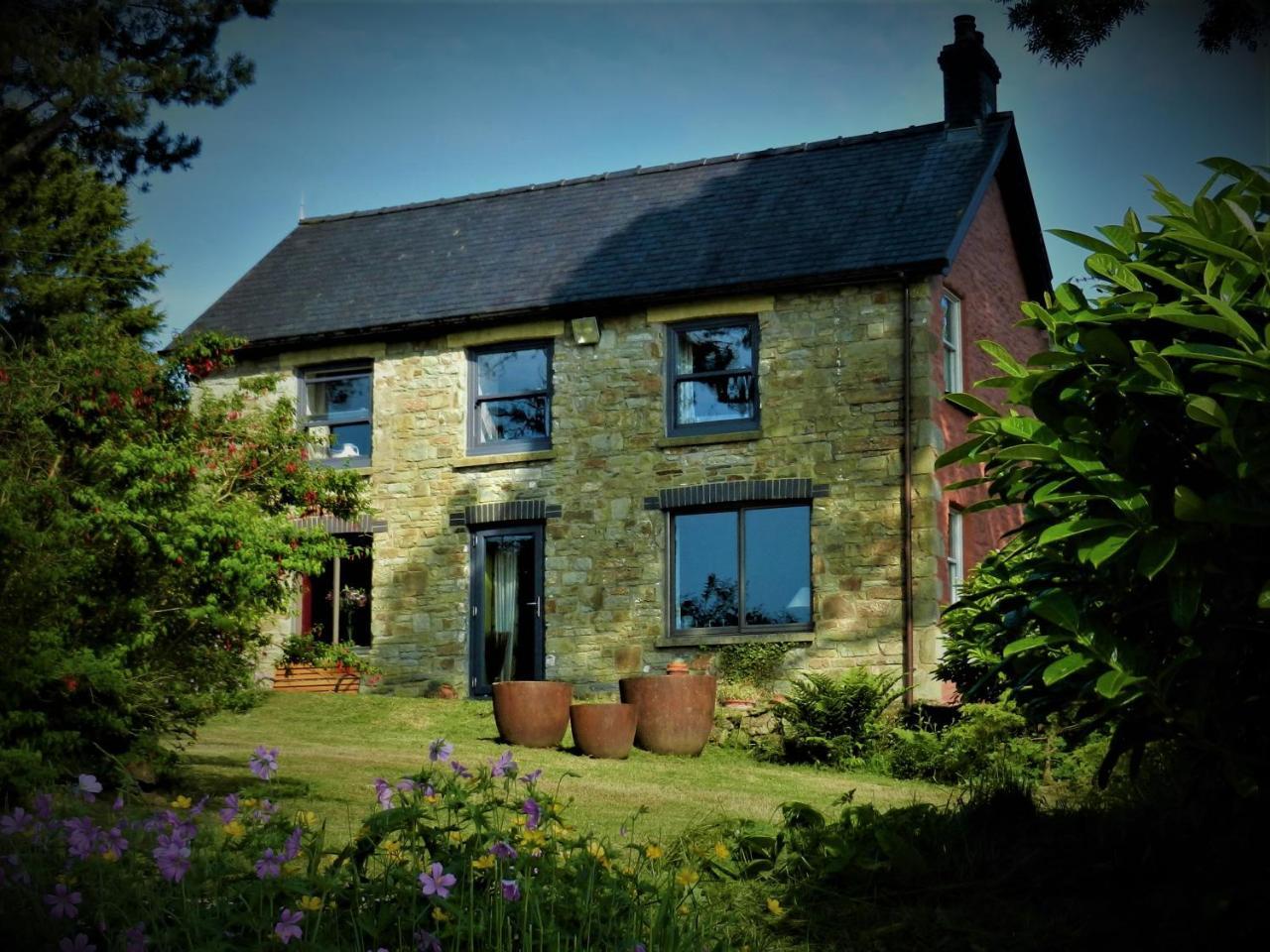 Ffynnon Fendigaid Bed And Breakfast Aberporth Exterior photo